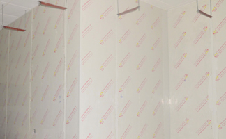 為什么看起來相似的集成墻板，價格差異這么大？